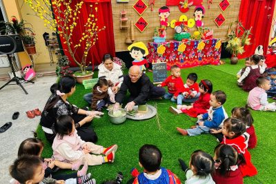 HOẠT ĐỘNG TRẢI NGHIỆM GÓI BÁNH CHƯNG – HỘI CHỢ XUÂN GẮN KẾT YÊU THƯƠNG, GÌN GIỮ GIÁ TRỊ VĂN HÓA DÂN TỘC.